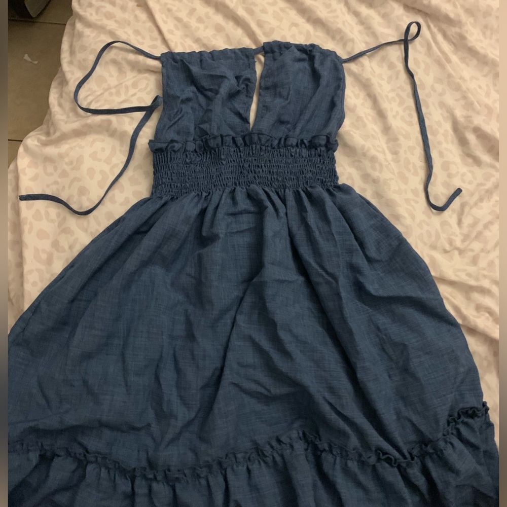 Denim like dress open back